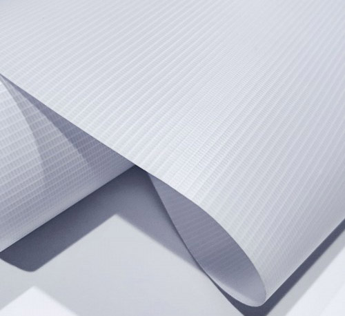 Qapalı arxa işıqlı pankart çadır örtüləri üçün həm işığın ötürülməsi, həm də yırtılma gücünə necə nail olur?
